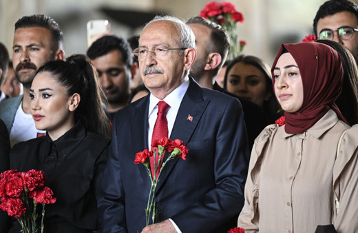 Kemal Kılıçdaroğlu Anıtkabir'de! 'Cesaret eden kazanır, biz Ata'mızdan böyle öyle öğrendik