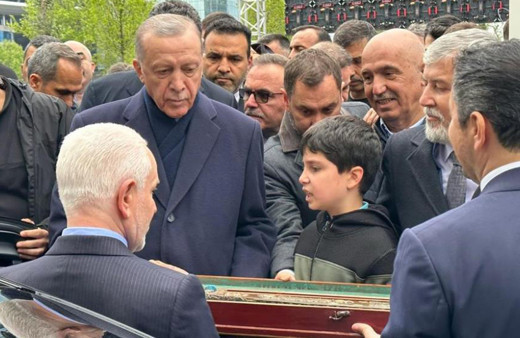 Azerbaycanlı demir ustasından Cumhurbaşkanı Erdoğan’a 'Zafer Kılıcı' hediyesi