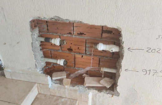 Depremzedelerin evlerine girip su sayaçlarını çaldılar