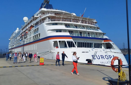 Kruvaziyer gemi "Europa" ile Bodrum'a 343 turist geldi