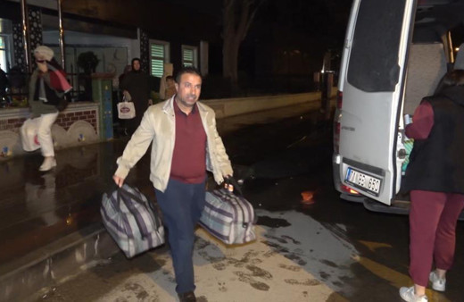 Seçim göçü başladı: Afetzedeler oy kullanmak için memleketlerine dönüyor