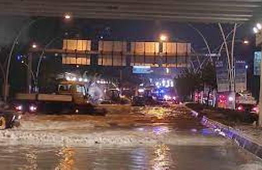 Başkentte aşırı yağış nedeniyle su basan metro istasyonları kullanıma açıldı