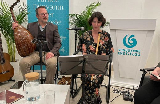 Yunus Emre'nin şiirleri Paris'te tanıtıldı