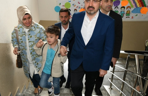 Türkiye'nin köyü olmayan tek ilçesi Bozcaada'da seçmenler sandık başına gitti