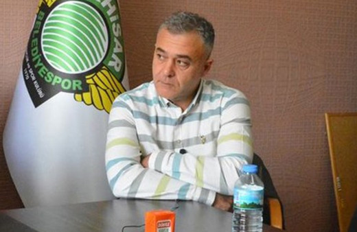 Oy kullanan anne ve babasını beklerken kalp krizi geçirerek öldü