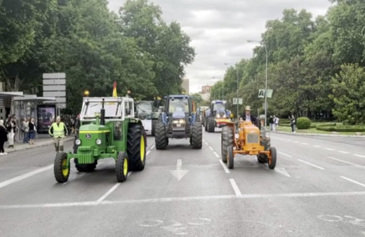 İspanya'da köylüler, kırsal yaşamın ve ekonominin korunması için Madrid'e yürüdü