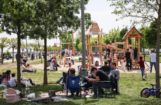 İstanbullular oy verdikten sonra kendini parklara attı