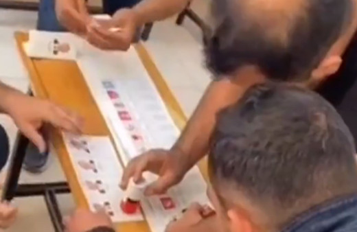 Toplu oy kullanıp paylaştılar! CHP'li Oğuz Kaan Salıcı o sandıkta yaşananları anlattı