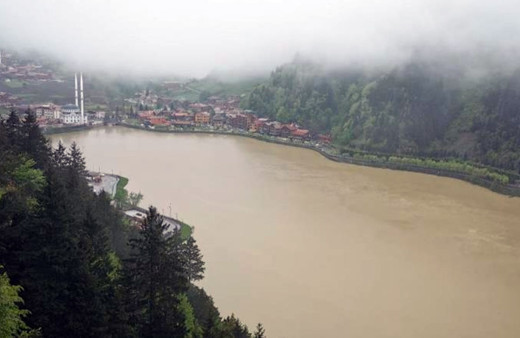 Trabzon Çaykara'daki Uzungöl, "çamur göl" oldu
