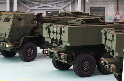 HIMARS roket atarlar Polonya'ya teslim edildi