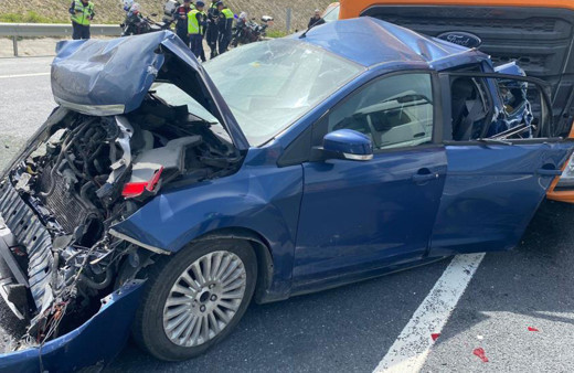 Eyüpsultan’da feci kaza: Arızalanan araca tanker çarptı ortalık savaş alanına döndü!