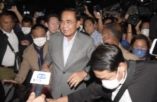 Tayland'da yeni hükümet koalisyonla kuruldu