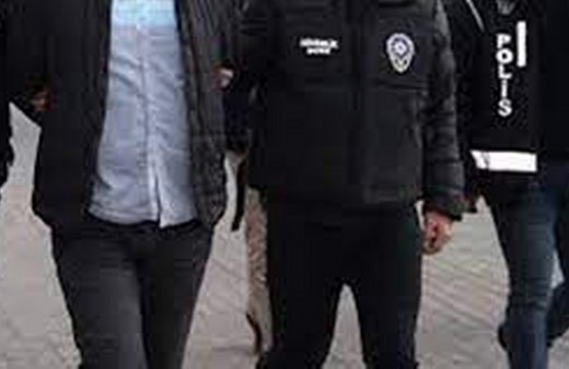 İzmir'de 5 kişinin öldüğü silahlı kavgaya ilişkin 7 şüpheli adliyede