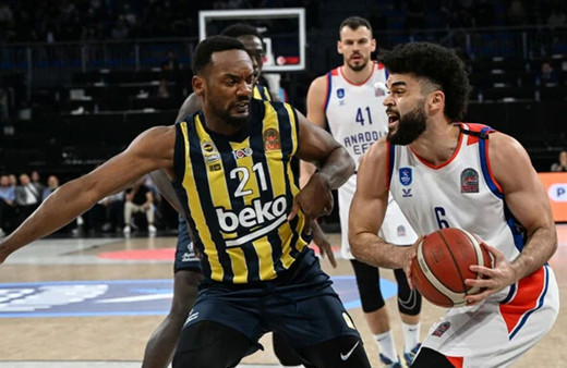 Anadolu Efes, Fenerbahçe karşısında galip geldi