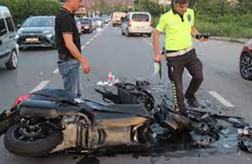 Samsun'da otomobil ile motosikletin çarpıştığı kazada 2 kişi yaralandı