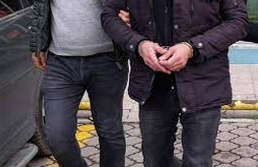 Adana'da FETÖ davasında yargılanan 2 sanığa 6 yıl 3'er ay hapis