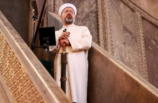 Diyanet İşleri Başkanı Erbaş'a hakaret davasının sanıklarına beraat