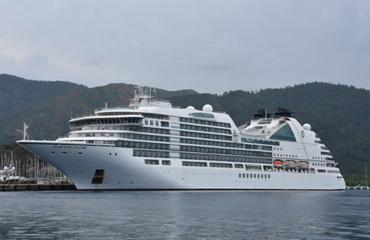 Kruvaziyer "Resilient Lady" ile Bodrum'a 1866 turist geldi