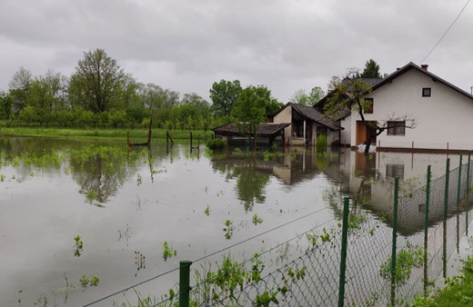 Bosna Hersek'te sel! Yüzlerce ev ve iş yerini su bastı!