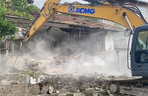 1999 depreminin merkez üssü Gölcük'te yıkılan bina sayısı 120 oldu