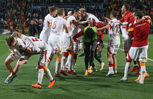 İstanbulspor'u deviren Galatasaray'ı şampiyon ilan ettiler!