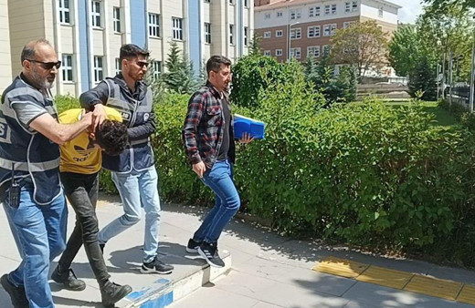 Talihsiz kadın katilinin elini ısırdı, ölümden kurtulamadı! Defalarca bıçakladı, ifadesi kan dondurdu!