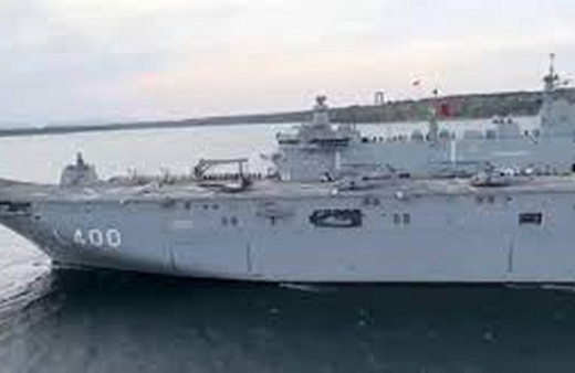 TCG Anadolu, Çanakkale Şehitler Abidesi'ni selamladı