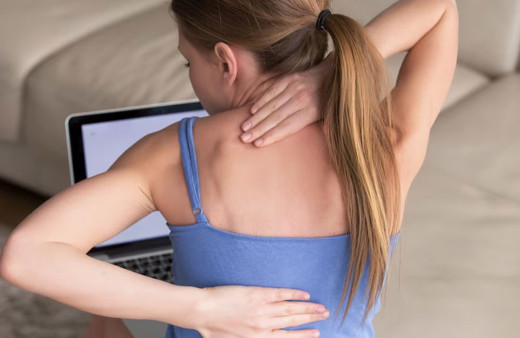 Sırt ağrısı çekiyorsanız bu uyarıları dikkate alın!