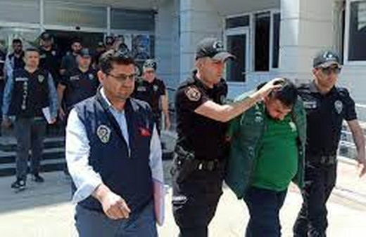 Sahte araç satış ilanıyla vatandaşı 540 bin lira dolandıran 3 zanlı yakalandı