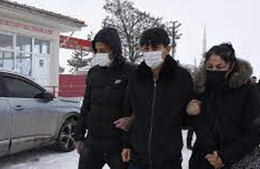 Eskişehir'de eşini ve kızını bıçakla yaralayan sanığa hapis cezası