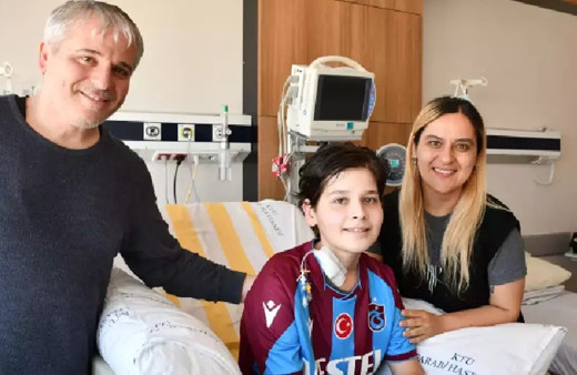 U14 Milli Futbol Takımı seçmeleri hazırlıklarında rahatsızlanan çocuk, KTÜ'de sağlığına kavuştu