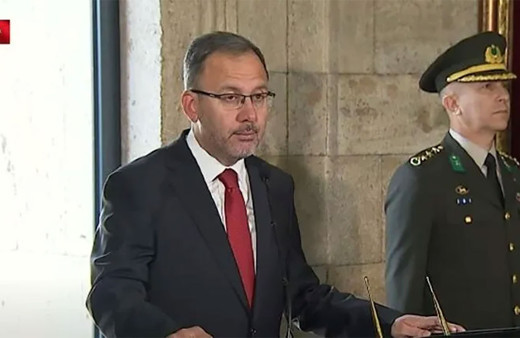 Bakan Mehmet Kasapoğlu gençlerle birlikte Anıtkabir'de! 19 Mayıs kutlanıyor...