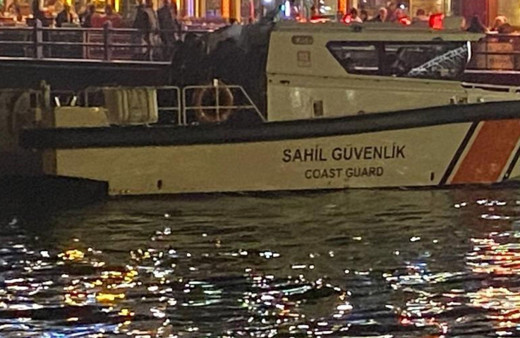 Galata Köprüsü'nden denize düşen vatandaş hayatını kaybetti