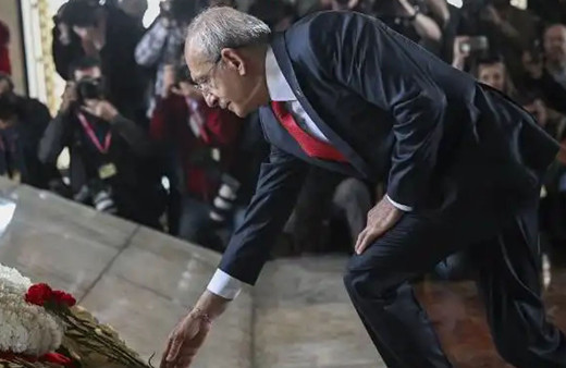 Cumhurbaşkanı adayı Kemal Kılıçdaroğlu, Anıtkabir'i ziyaret etti