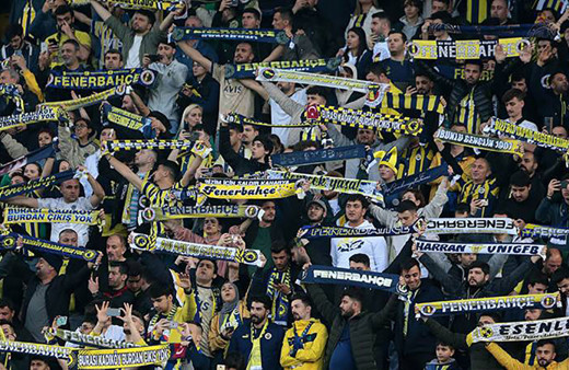 Fenerbahçe tribünleri 'Meclis'te Hizbullah istemiyoruz' sloganı attı! Devlet Bahçeli'nin danışmanı 'embesiller' dedi