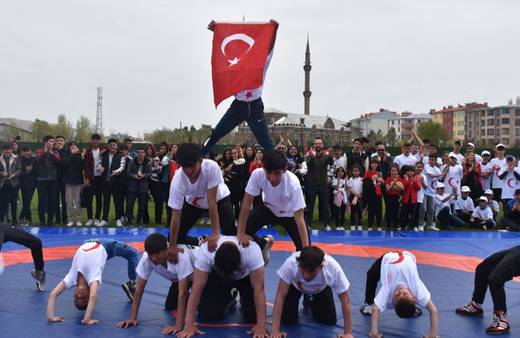 Kars'ta 19 Mayıs Atatürk'ü Anma, Gençlik ve Spor Bayramı kutlanıyor