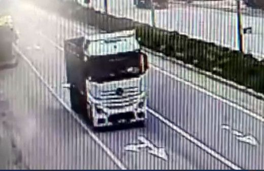Afyonkarahisar'daki tır kazası güvenlik kamerasında!