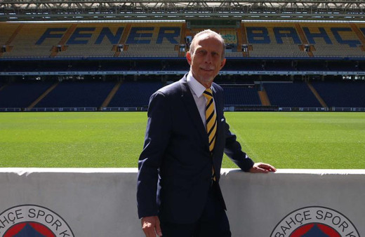 Fenerbahçe'den Christoph Daum'a geçmiş olsun mesajı