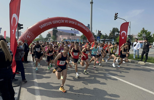 Samsun'da 19 Mayıs Yarı Maratonu başladı