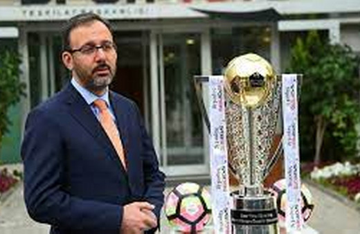 Bakan Kasapoğlu, Süper Lig ve 1. Lig şampiyonluk kupalarını tanıttı