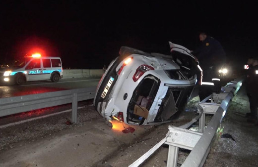 Erzurum'da otomobil ile ticari aracın çarpıştığı kazada 3'ü çocuk 5 kişi yaralandı