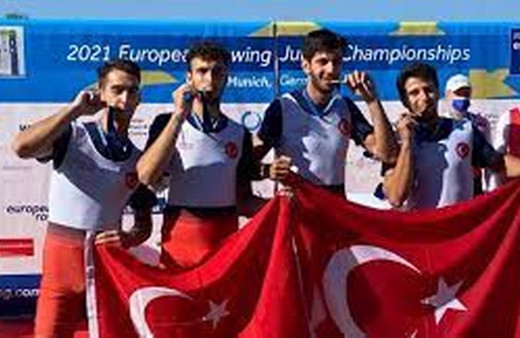 Genç kürekçilerden Avrupa Şampiyonası'nda 2'si altın 3 madalya