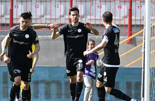 Süper Lig'de dramatik son: Ümraniyespor bitime 3 hafta kala küme düştü!