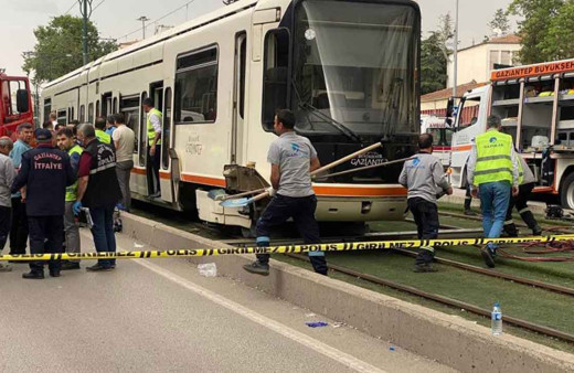 Gaziantep'te gencin feci ölümü: Çöp atmaya giderken tramvayın altında kaldı!