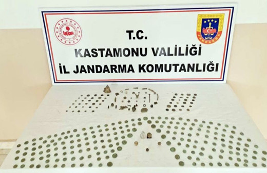 Kastamonu'da defineciler tarihi eserleri satmak isterken yakalandı!