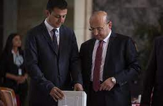 Milletvekilleri kayıt yaptırıyor