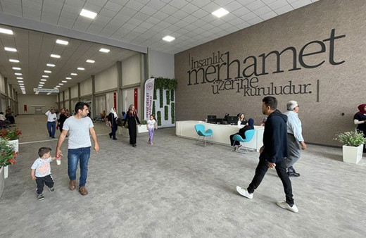 2 ayda tamamlanan Defne Devlet Hastanesinde hasta yoğunluğu