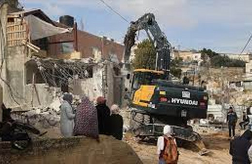 İsrail ordusu Batı Şeria'da 4 Filistinliyi yaraladı, bir evi patlayıcılarla yıktı