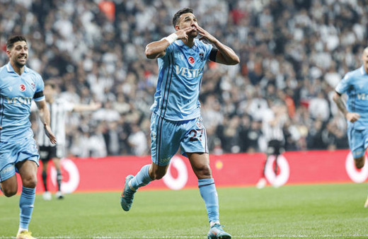 Trabzonspor'da Trezeguet, santrforların toplam gol sayısı kadar skor üretti