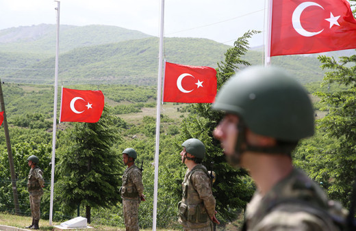 Bingöl'de PKK'nın şehit ettiği silahsız 33 asker anıldı